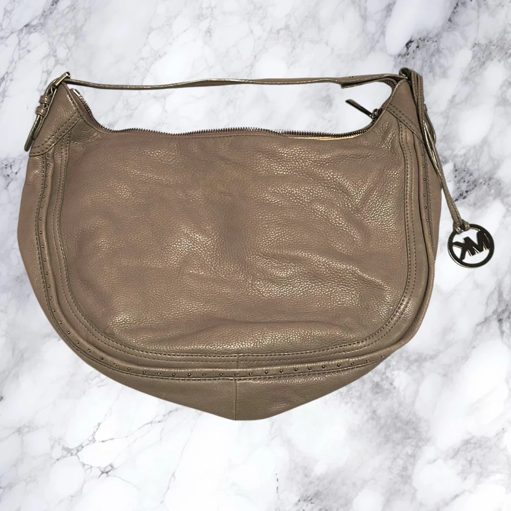 Michael Kors Purse Bag Beige Gray Pebbled Studded Roomy Large Zipper - Picture 2 of 11